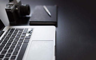 开云体育中国-FLY轻取TES，Caps统治全场：一场关于轻与重的电竞叙事