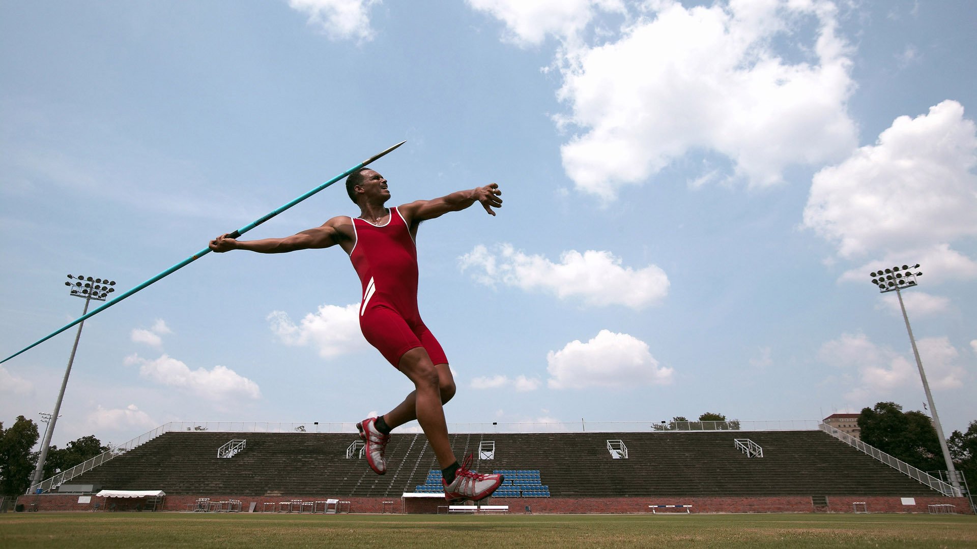 开云体育登录-当拜仁终场哨响，快船已更衣完毕，体育的两种胜利叙事